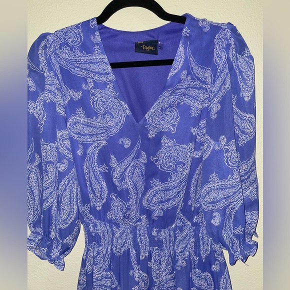 A6 - 305 Just Taylor deep blue v neckline ruffle hem paisley dress size small - Picture 6 of 8